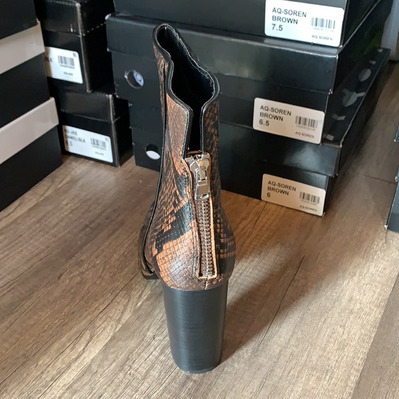 Aqua Soren Leather AlmondToeMid-Calf Fashion Boots - Picture 6 of 8